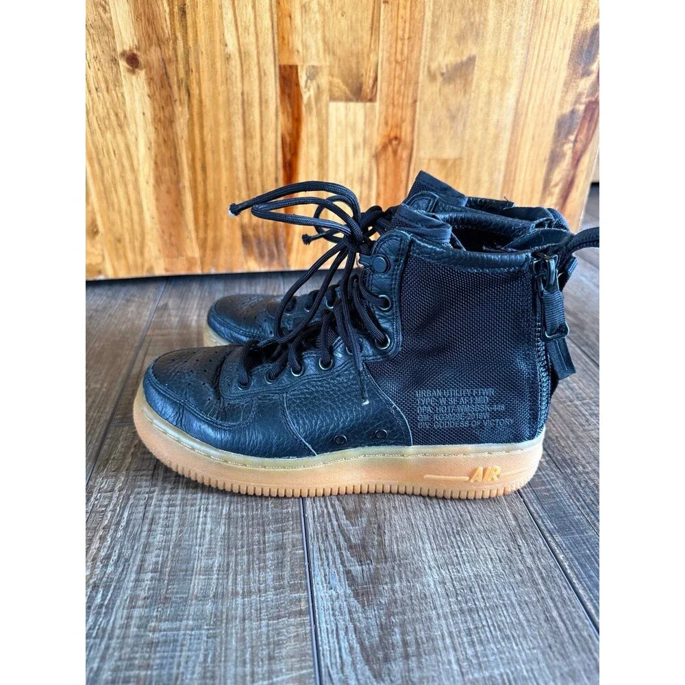 Women’s Nike 2017 SF Air Force 1 Mid Sneakers Sz. 7 Black & Gum